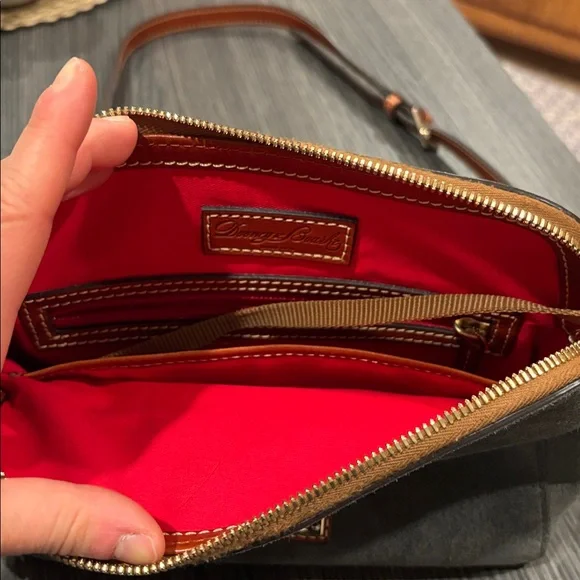 NWOT dooney and Burke crossbody - Picture 2 of 4